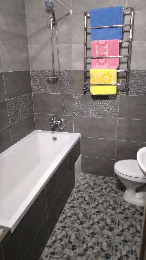 Новобудова Центр Либiдь Плаза Apartment Khmel'nyts'kyy Ngoại thất bức ảnh